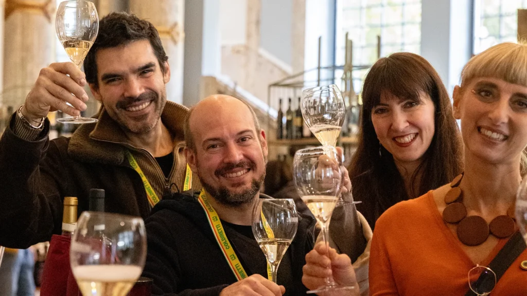 Mercato del corso degustazione di vini a torino